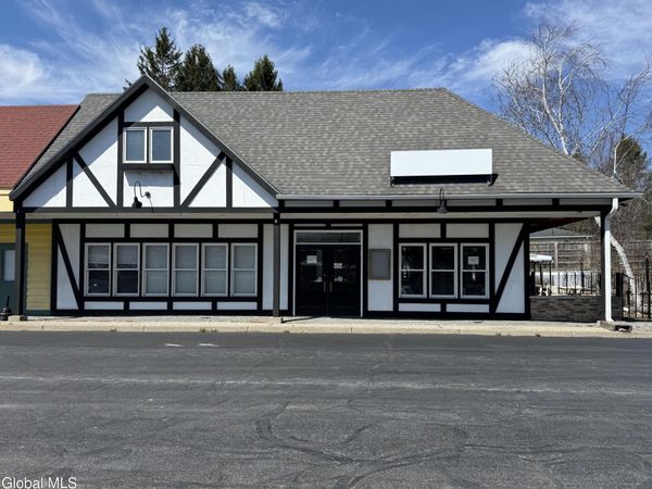 2113 State Highway 7, Troy, NY 12180