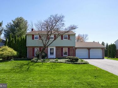 24 BLAINE AVENUE, LEOLA, PA 17540