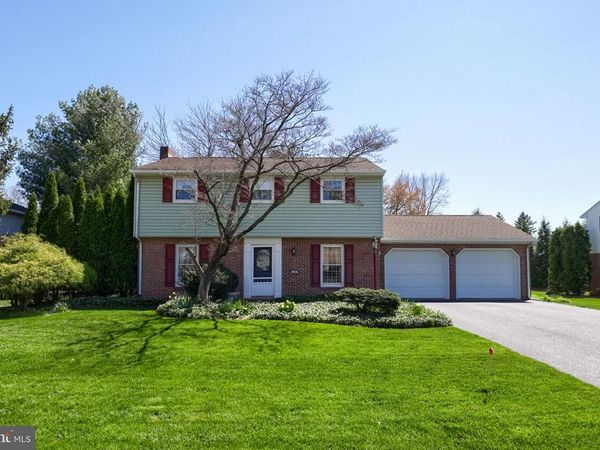 24 BLAINE AVENUE, LEOLA, PA 17540