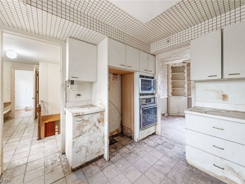 1884 S Belvoir Boulevard, South Euclid, OH 44121 Photo 13