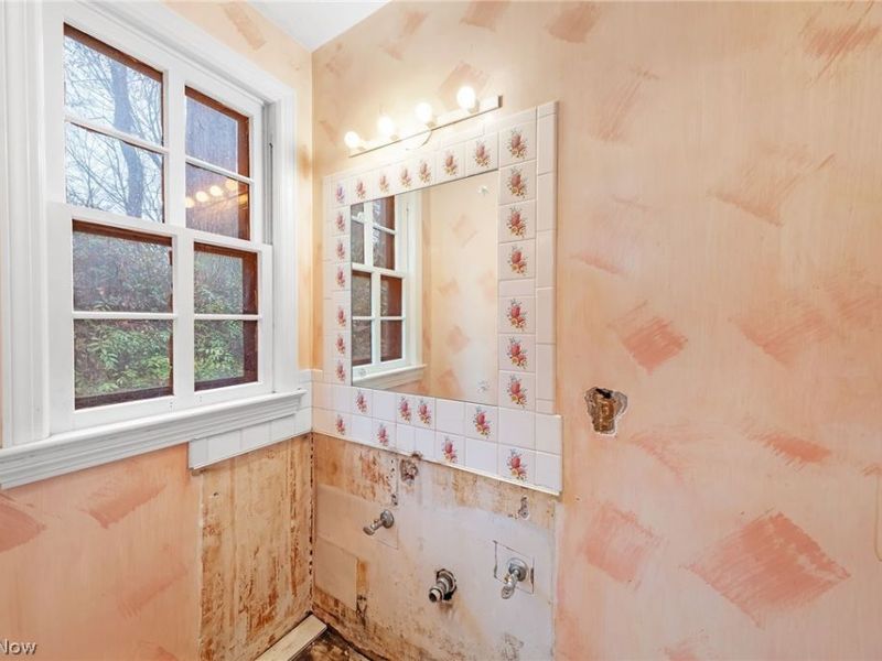 1884 S Belvoir Boulevard, South Euclid, OH 44121 Photo 15