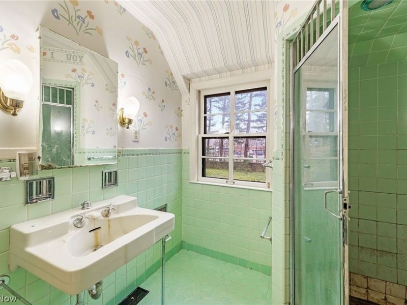 1884 S Belvoir Boulevard, South Euclid, OH 44121 Photo 26