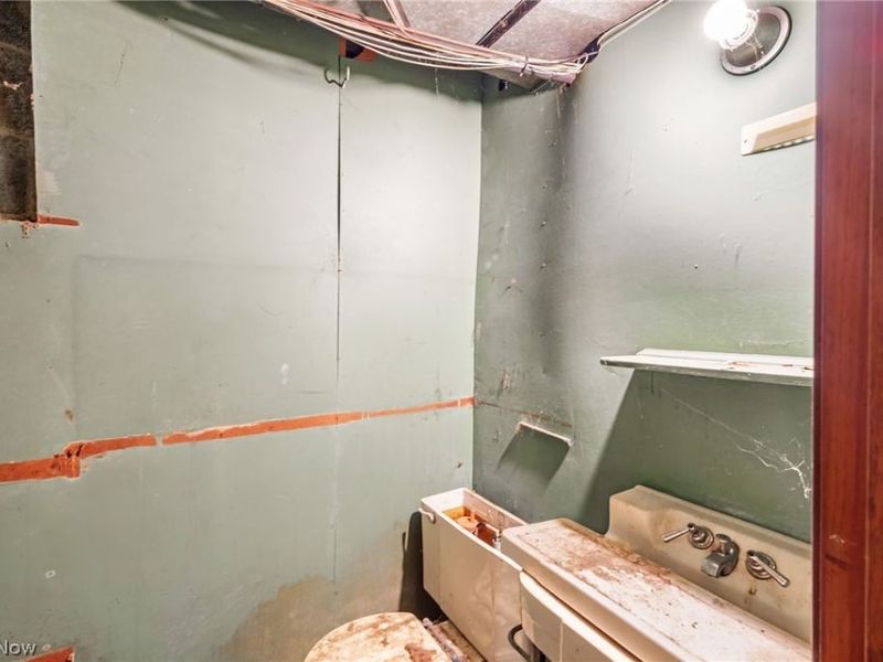 1884 S Belvoir Boulevard, South Euclid, OH 44121 Photo 27