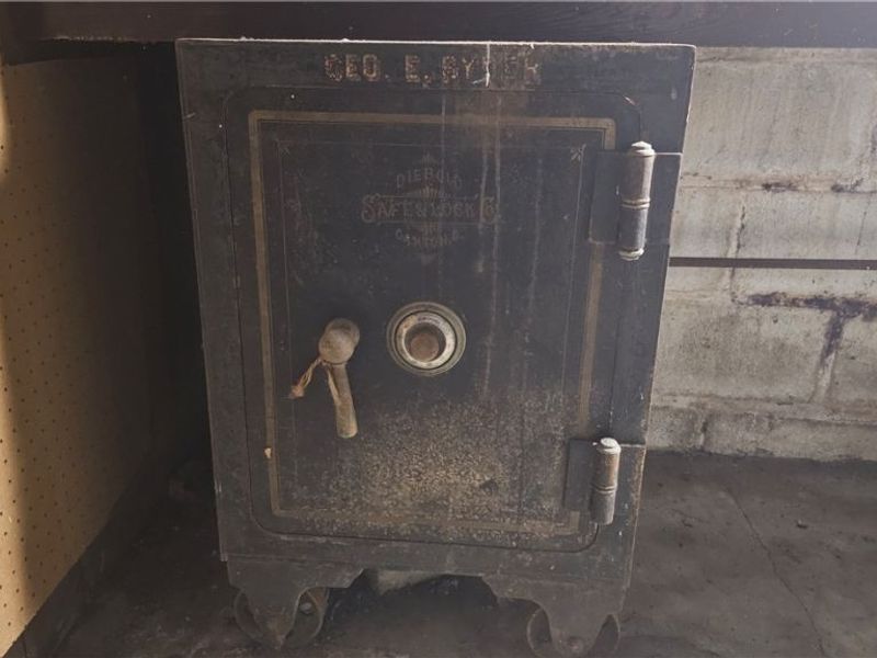 1884 S Belvoir Boulevard, South Euclid, OH 44121 Photo 32