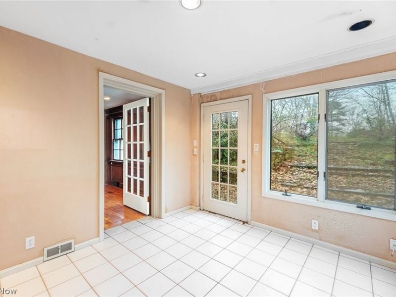 1884 S Belvoir Boulevard, South Euclid, OH 44121 Photo 6