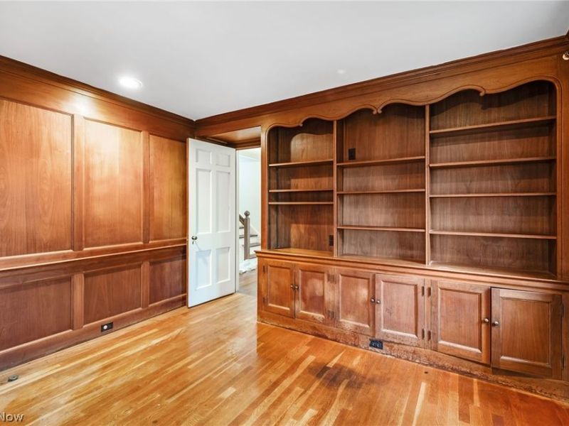 1884 S Belvoir Boulevard, South Euclid, OH 44121 Photo 8