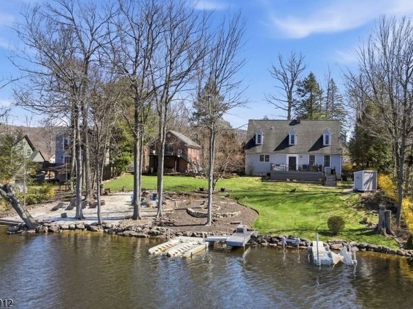 173 Point Breeze Dr, West Milford, NJ 07421