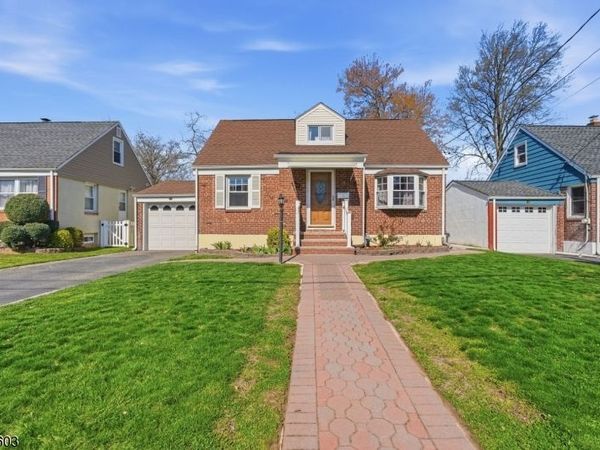 201 Floyd St, Belleville, NJ 07109