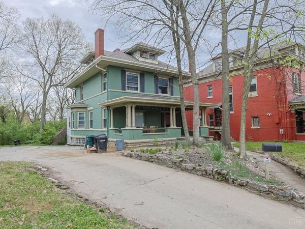 452 Riddle Road, Cincinnati, OH 45220