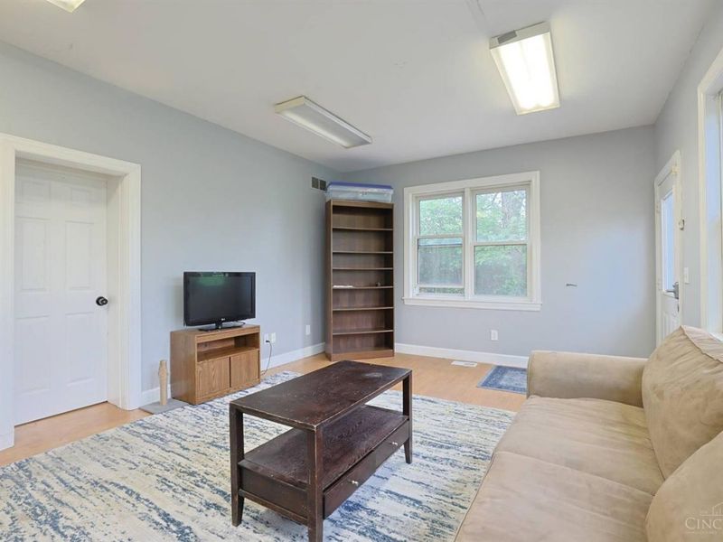 452 Riddle Road, Cincinnati, OH 45220 Photo 10