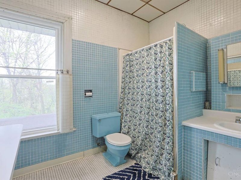 452 Riddle Road, Cincinnati, OH 45220 Photo 25