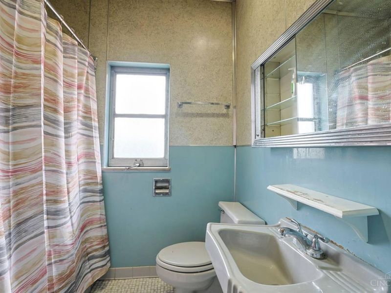 452 Riddle Road, Cincinnati, OH 45220 Photo 26