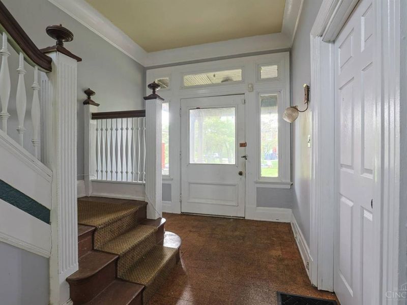 452 Riddle Road, Cincinnati, OH 45220 Photo 6