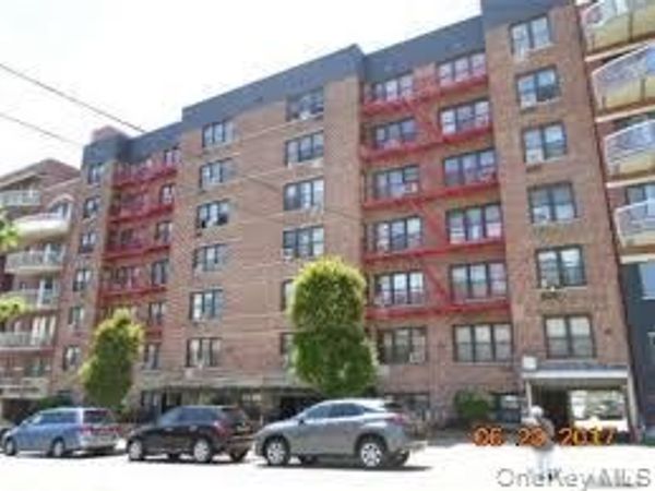 87-20 175 Street , Jamaica Estates, NY 11432