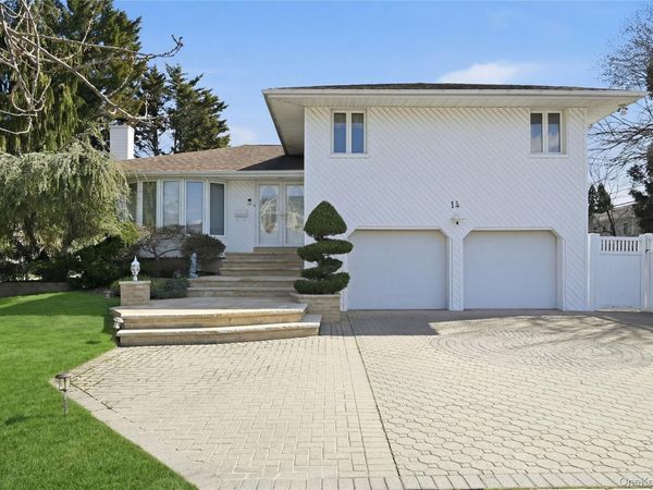 14 Millpond Street, Jericho, NY 11753