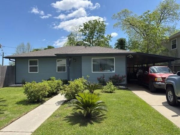 63 PACKENHAM Avenue, Chalmette, LA 70043