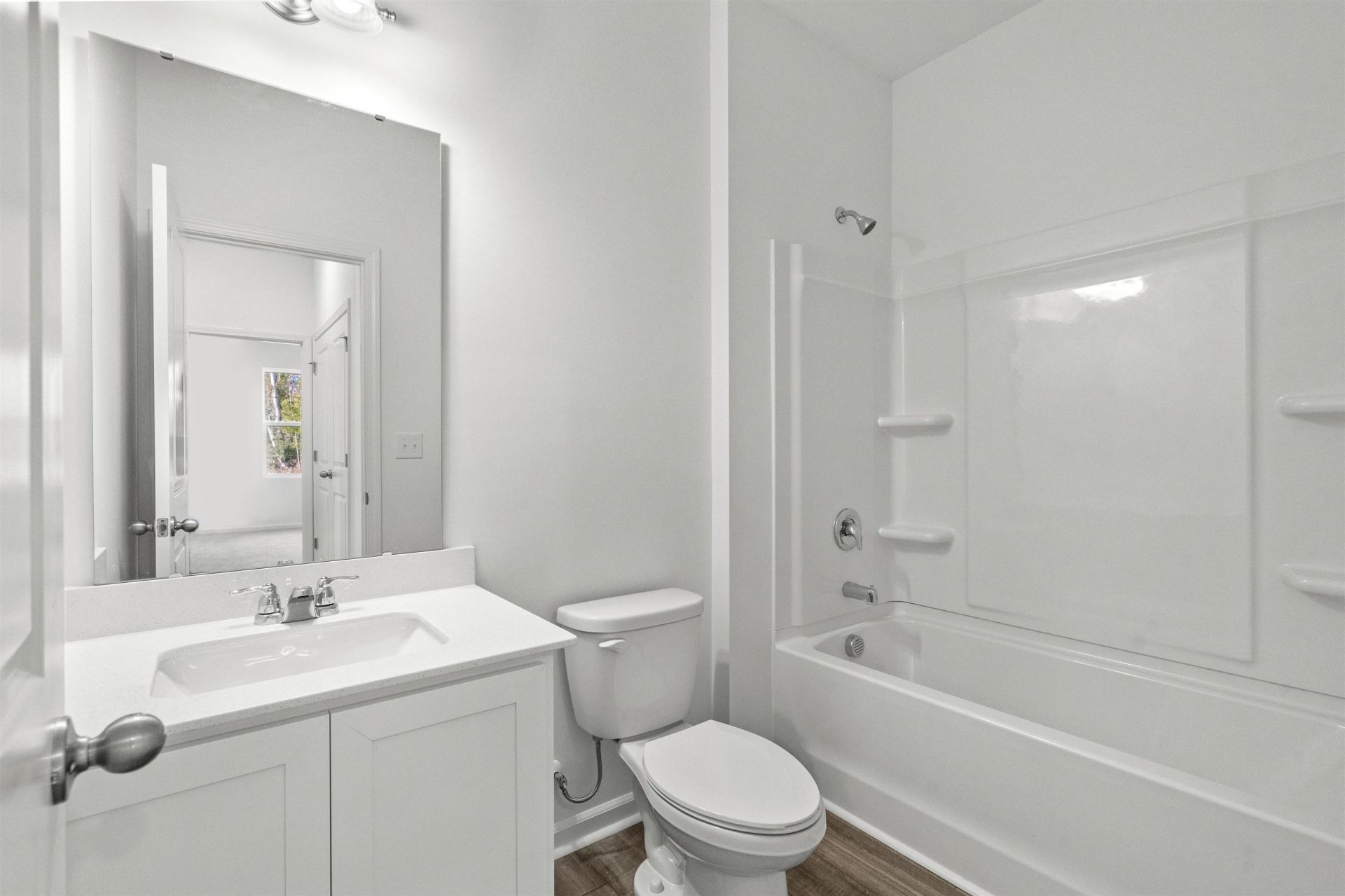 133 Admiral St Photo 9