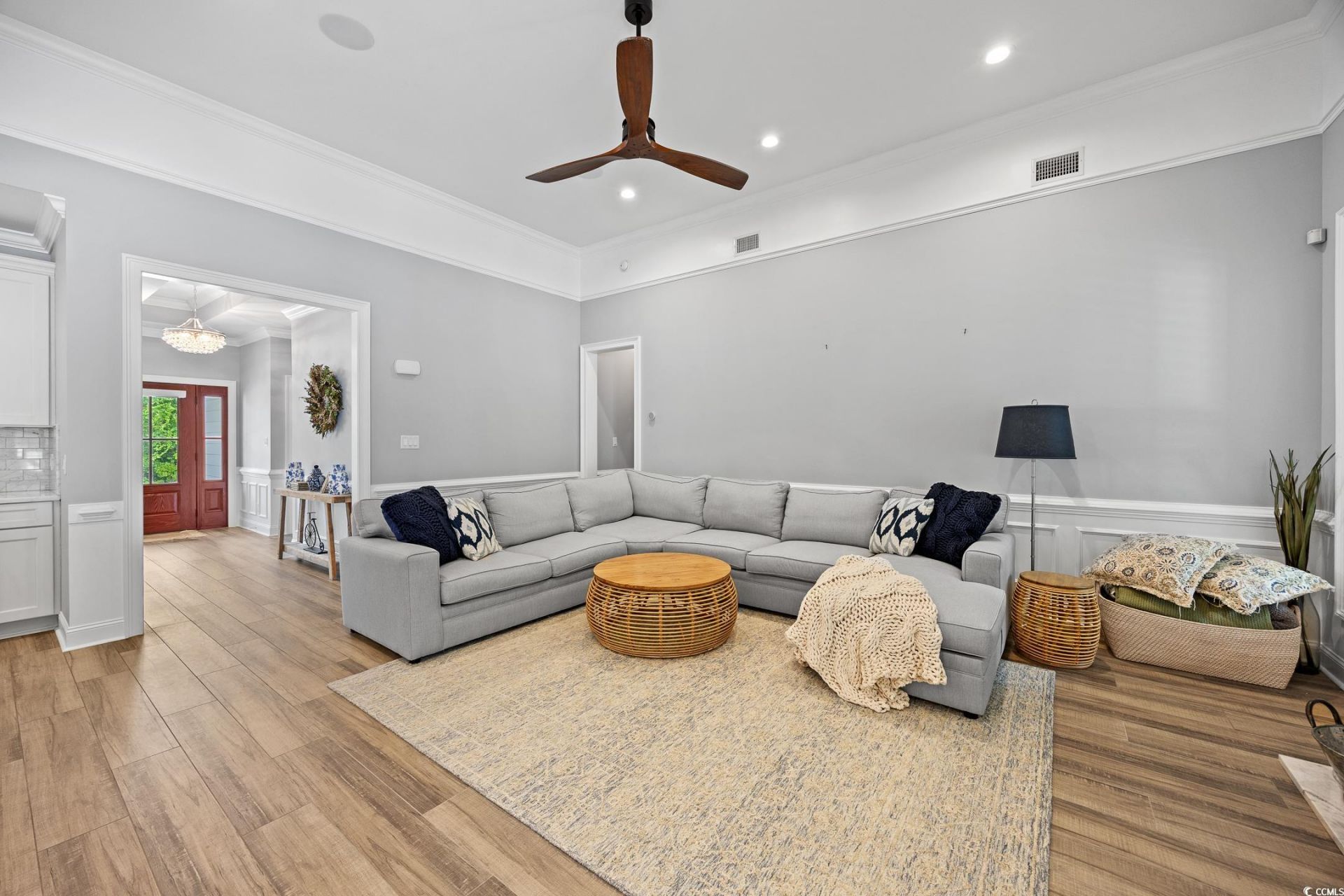 407 68th Ave. N Photo 9