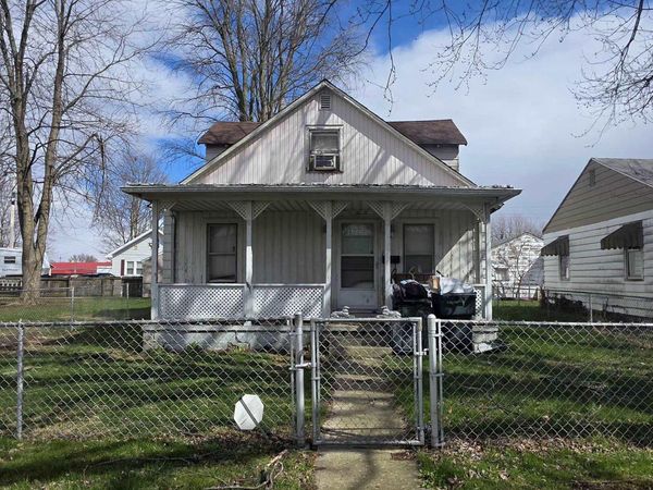 2004 S Macedonia Avenue, Muncie, IN 47302