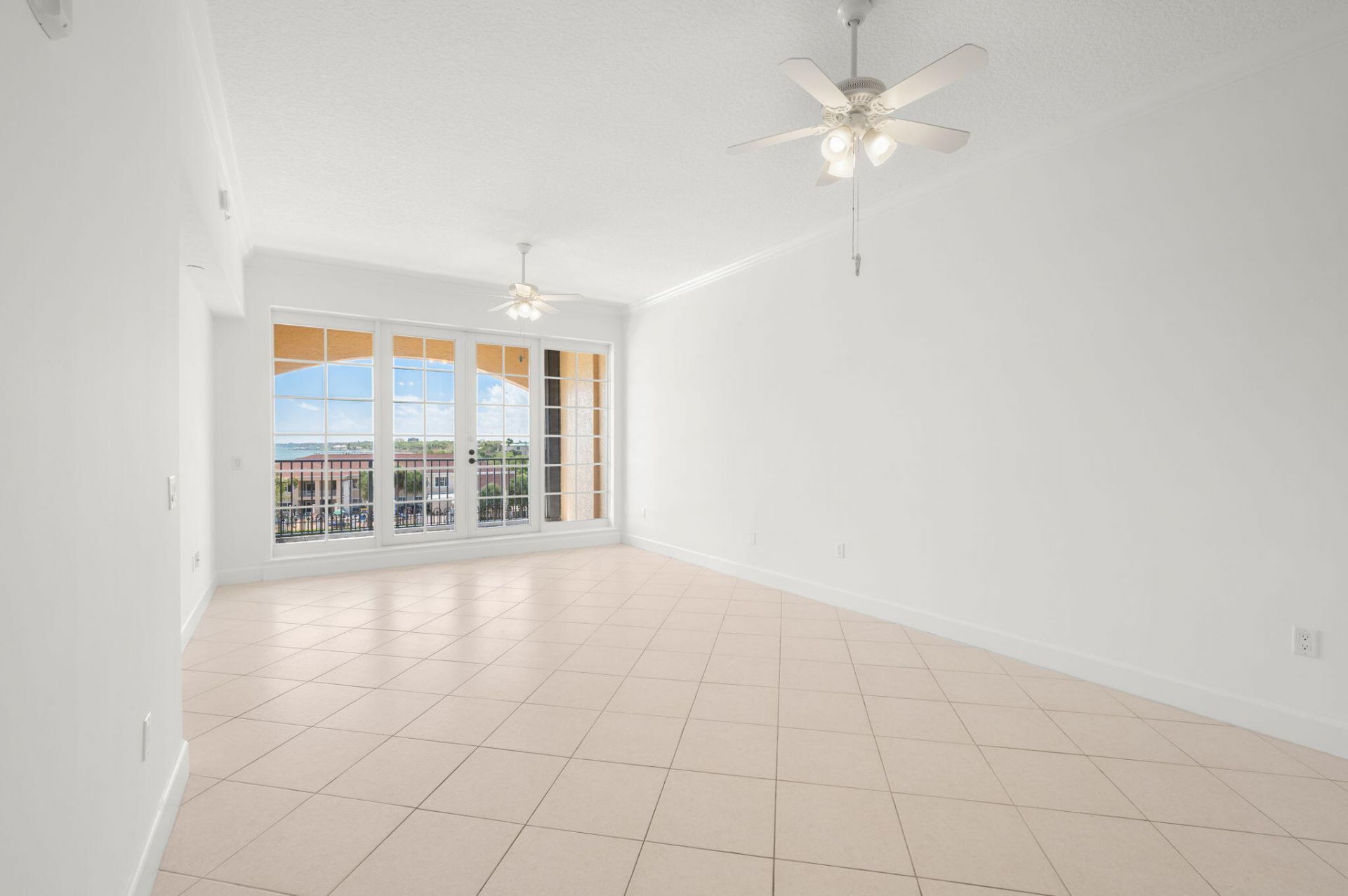 20 Orange Avenue, Unit Apt 411, Fort Pierce, FL 34950 Photo