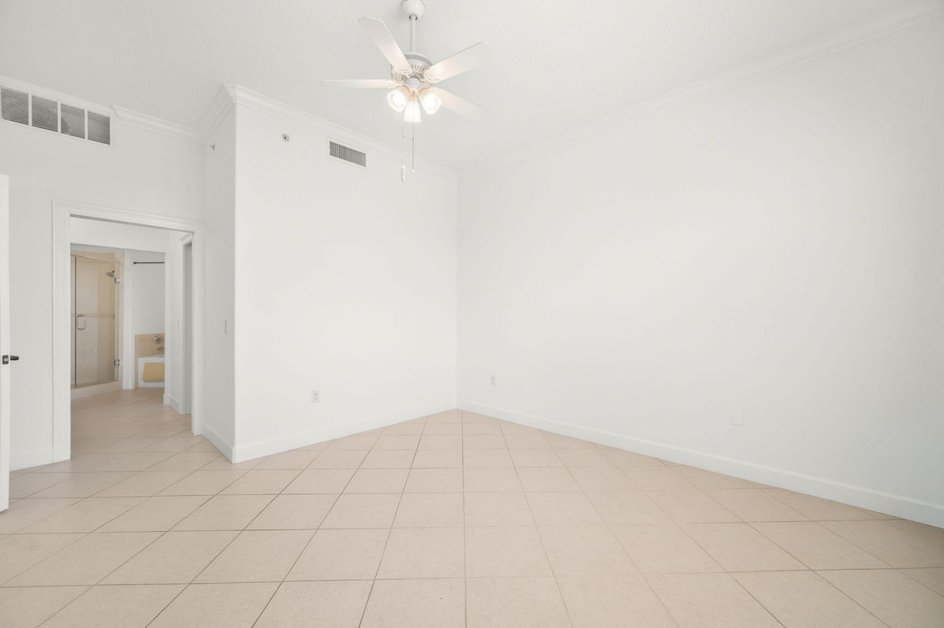 20 Orange Avenue, Unit Apt 411, Fort Pierce, FL 34950 Photo