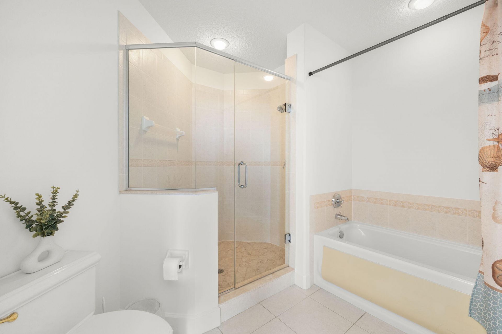 20 Orange Avenue, Unit Apt 411, Fort Pierce, FL 34950 Photo