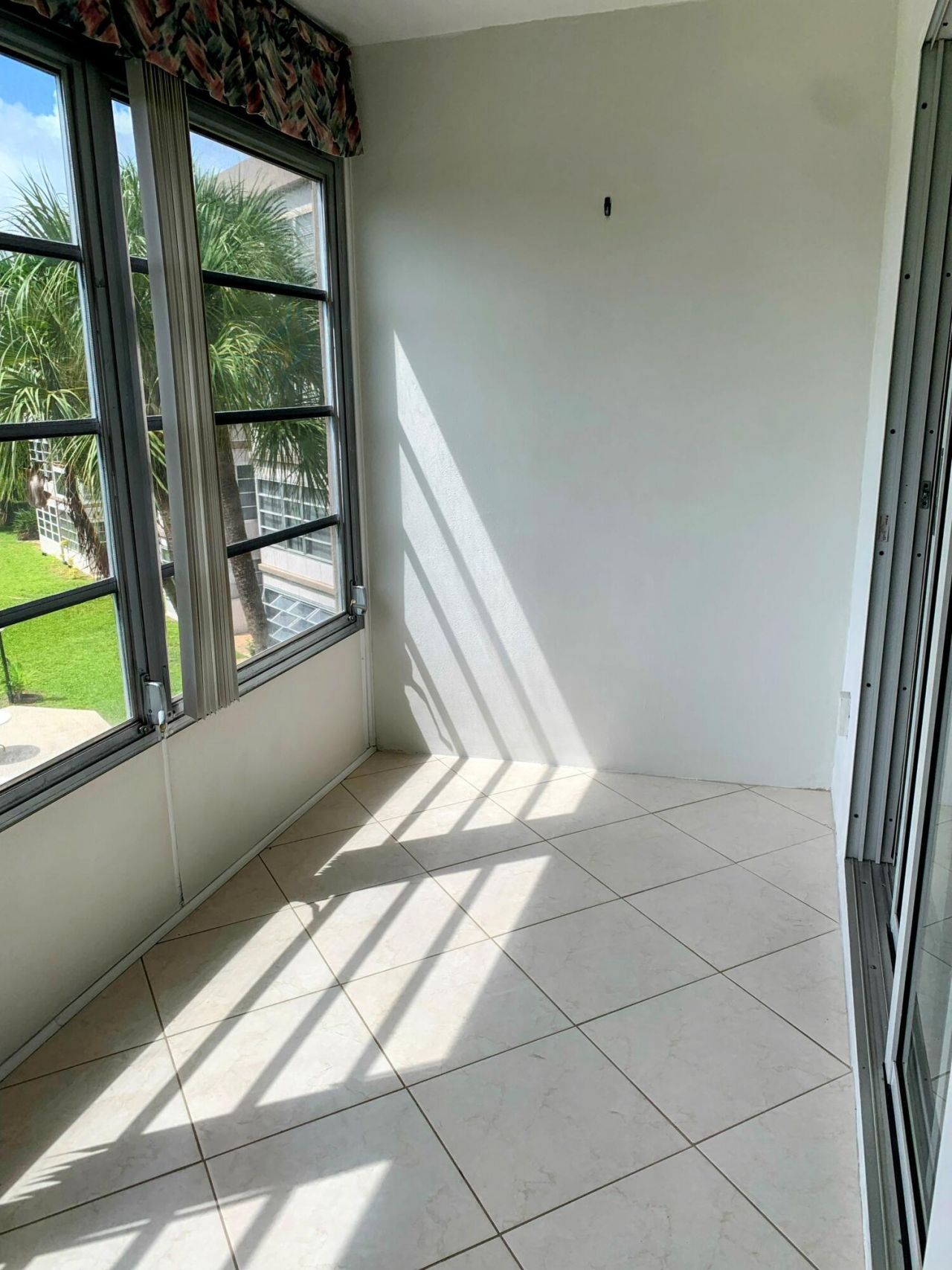2800 NW 47th Terrace, Unit 304, Lauderdale Lakes, FL 33313 Photo