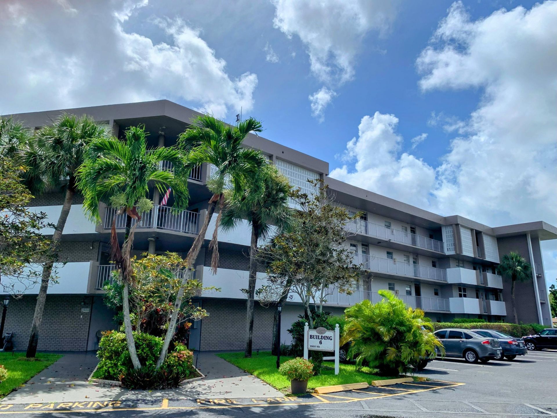 2800 NW 47th Terrace, Unit 304, Lauderdale Lakes, FL 33313 Photo