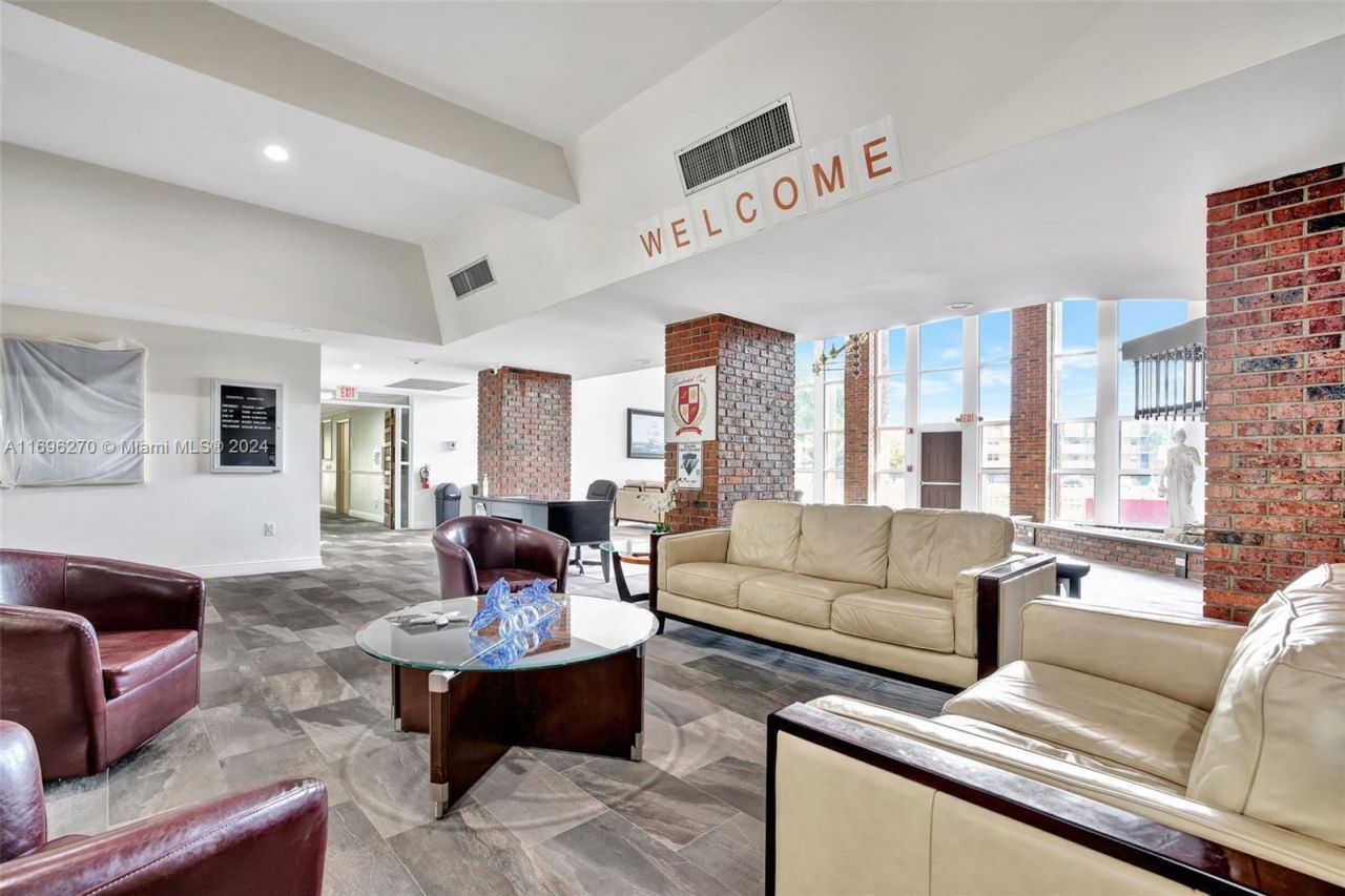 2800 NW 47th Terrace, Unit 304, Lauderdale Lakes, FL 33313 Photo