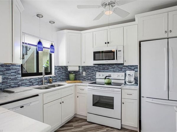 4257 27th CT SW, Unit 102, NAPLES, FL 34116