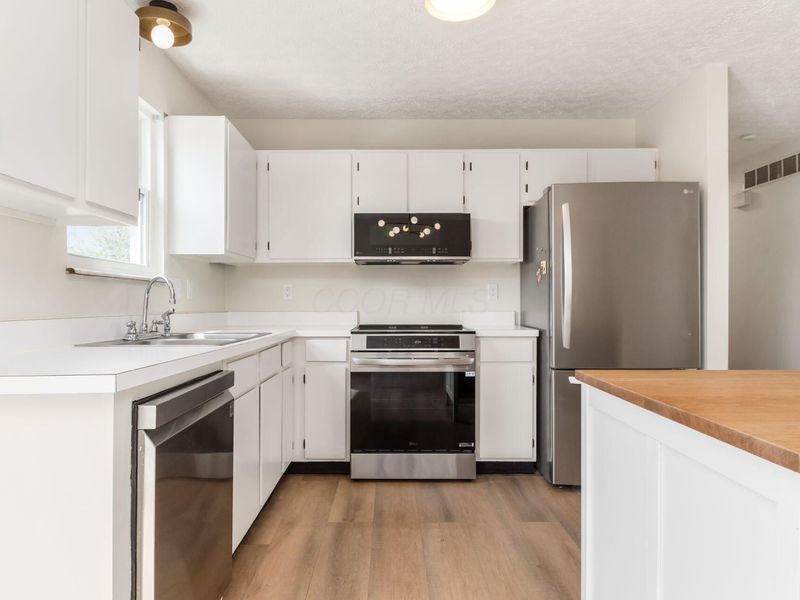 5397 Sawatch Drive, Columbus, OH 43228 Photo 8