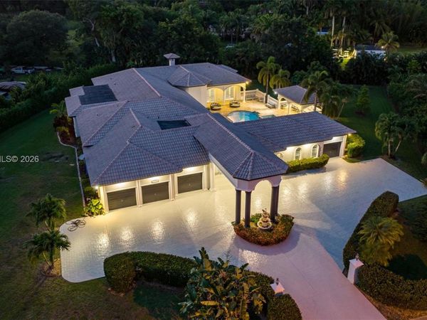 13751 Pine Meadow Ct, Davie, FL 33325