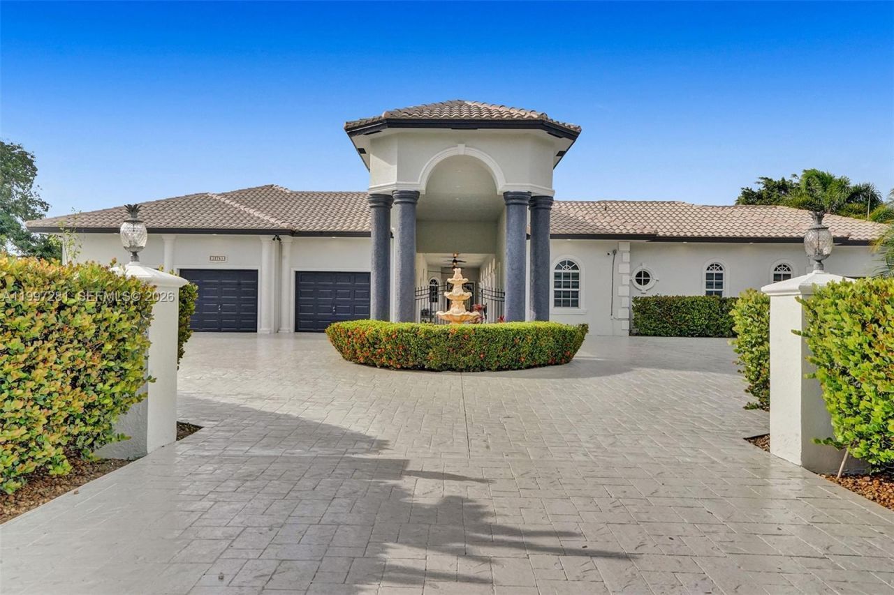 13751 Pine Meadow Ct, Davie, FL 33325 Photo