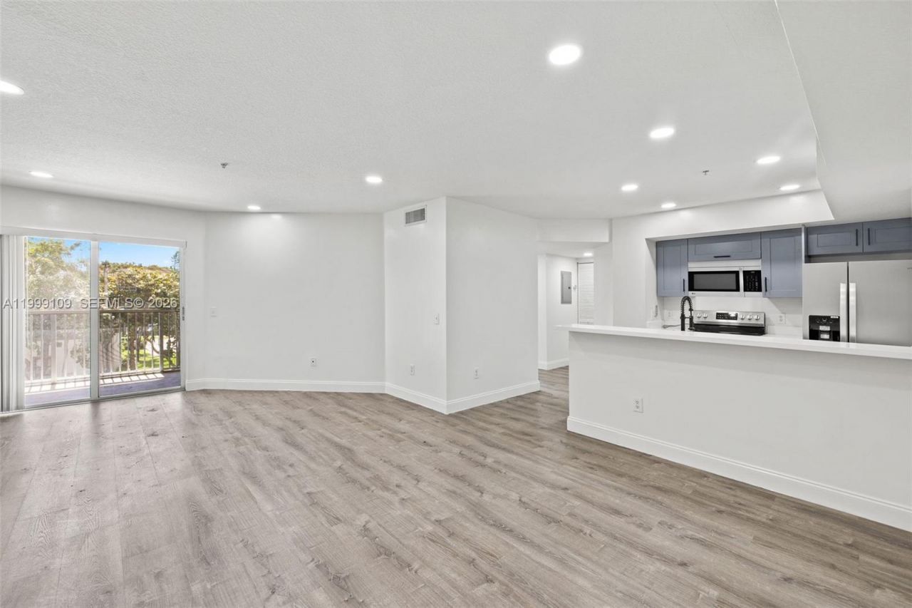 470 S Park Rd, Unit 7-307, Hollywood, FL 33021 Photo