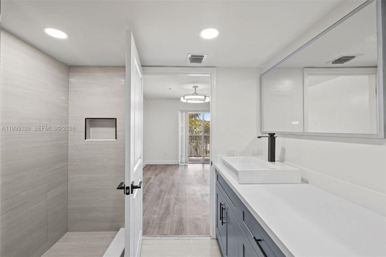 470 S Park Rd, Unit 7-307, Hollywood, FL 33021 Photo