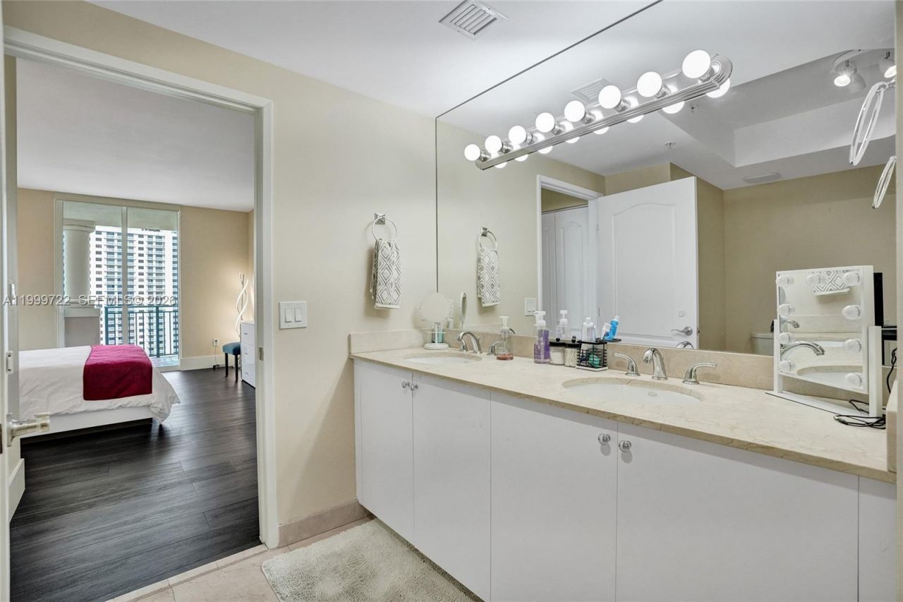 17555 Atlantic Blvd, Unit 1202, Sunny Isles Beach, FL 33160 Photo