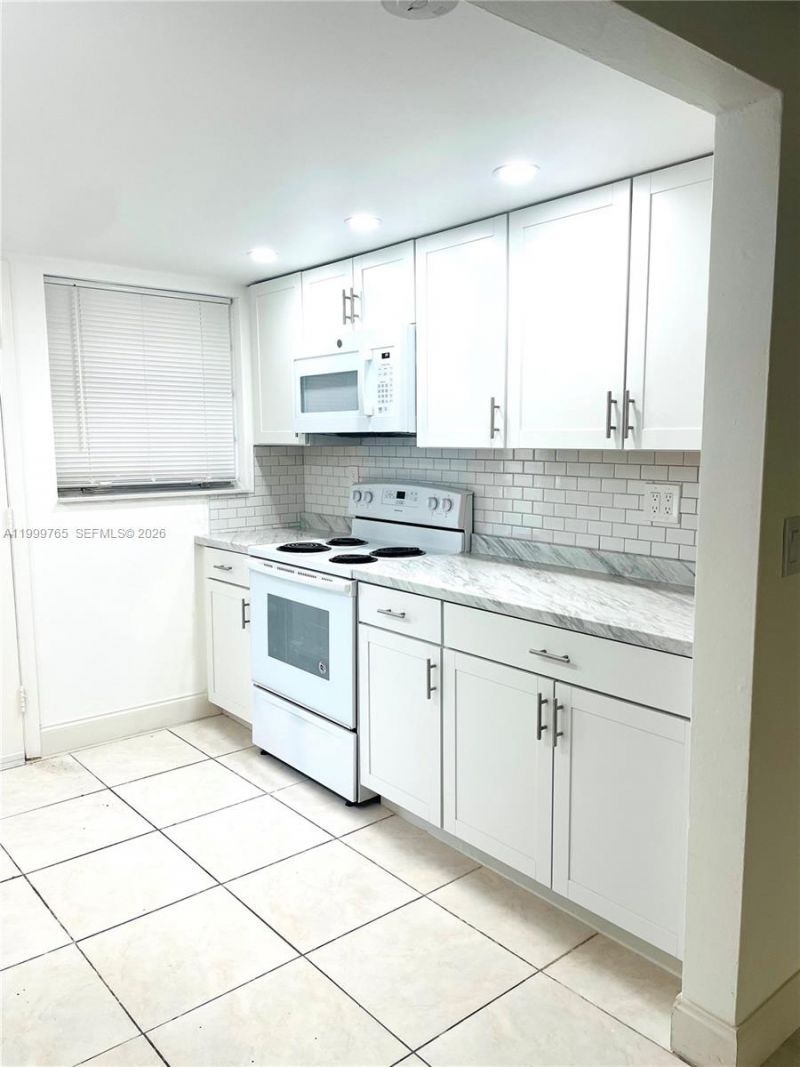 11840 NE 19th Dr, Unit 5, North Miami, FL 33181 Photo