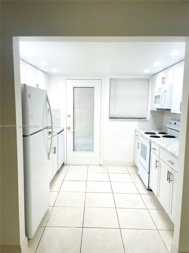 11840 NE 19th Dr, Unit 5, North Miami, FL 33181 Photo