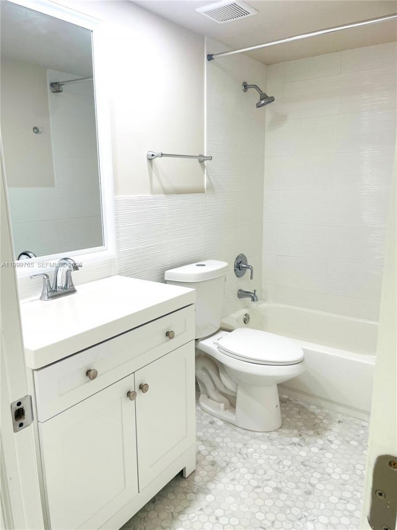 11840 NE 19th Dr, Unit 5, North Miami, FL 33181 Photo