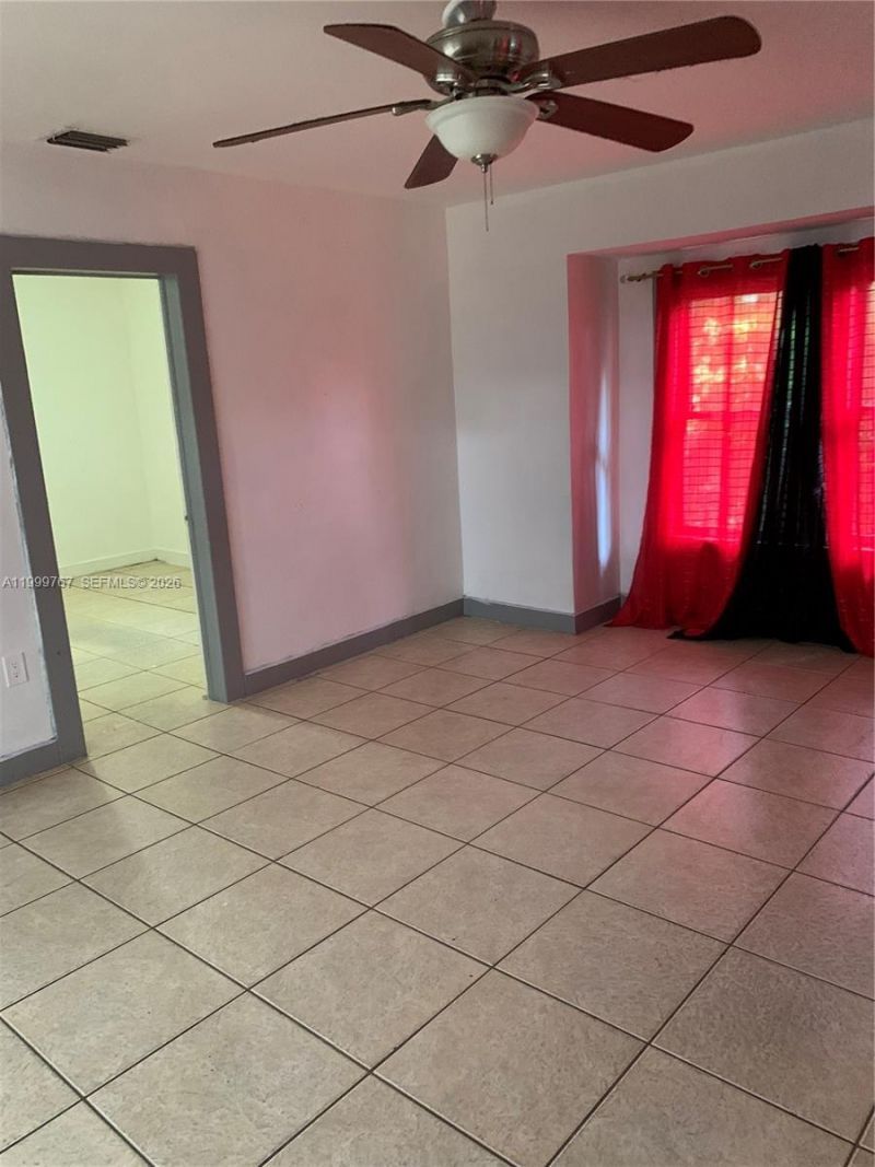 750 NW 118th St, Miami, FL 33168 Main Photo