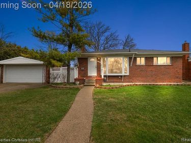 22801 Garfield Street, St. Clair Shores, MI 48082