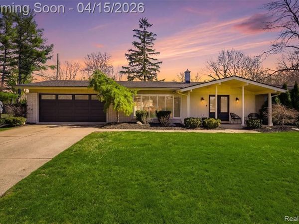 3550 Upton Drive, Troy, MI 48084