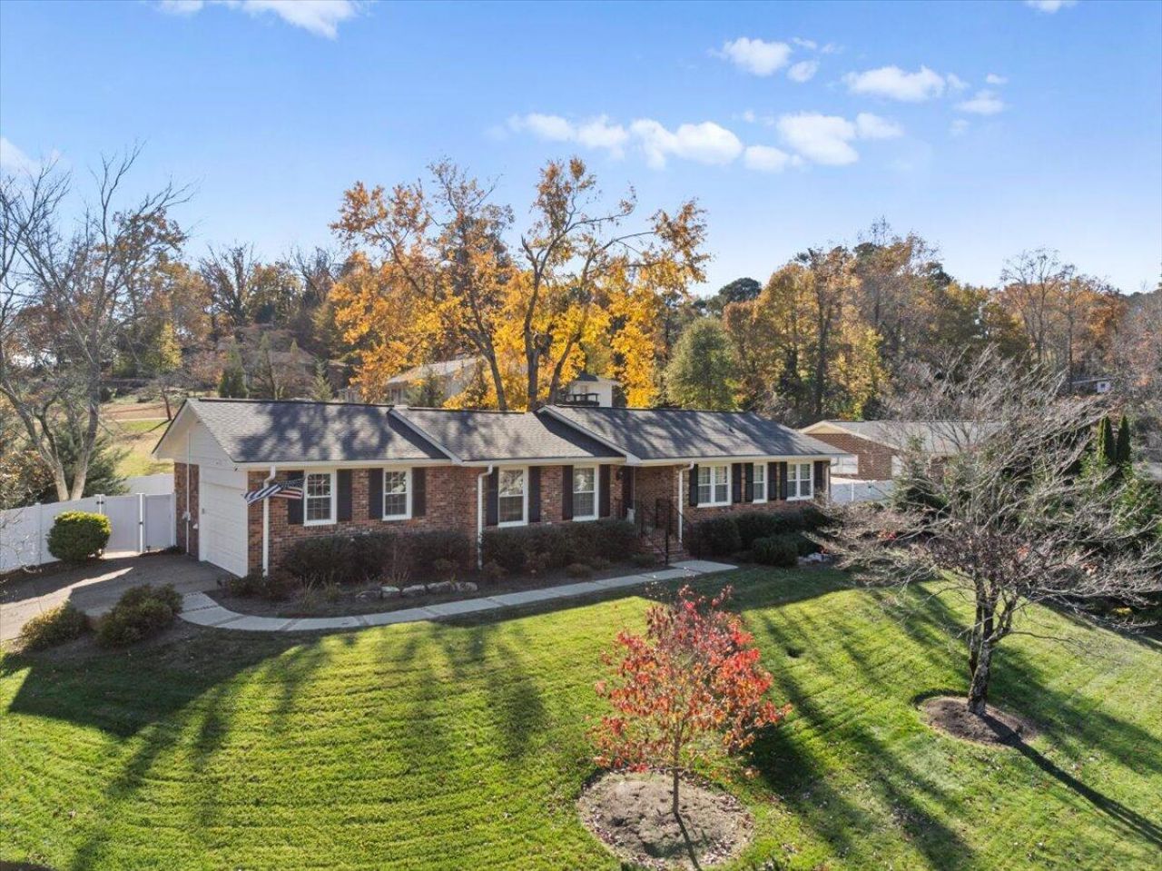 1600 Elaine Way, Dalton, GA 30720 Main Photo