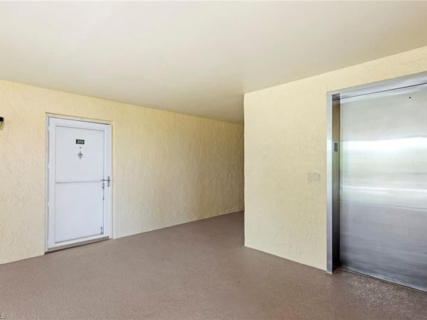 1085 Forest Lakes DR, Unit 8305, NAPLES, FL 34105