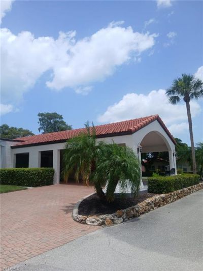 1085 Forest Lakes Dr, Unit 8305, Naples, FL 34105 Photo