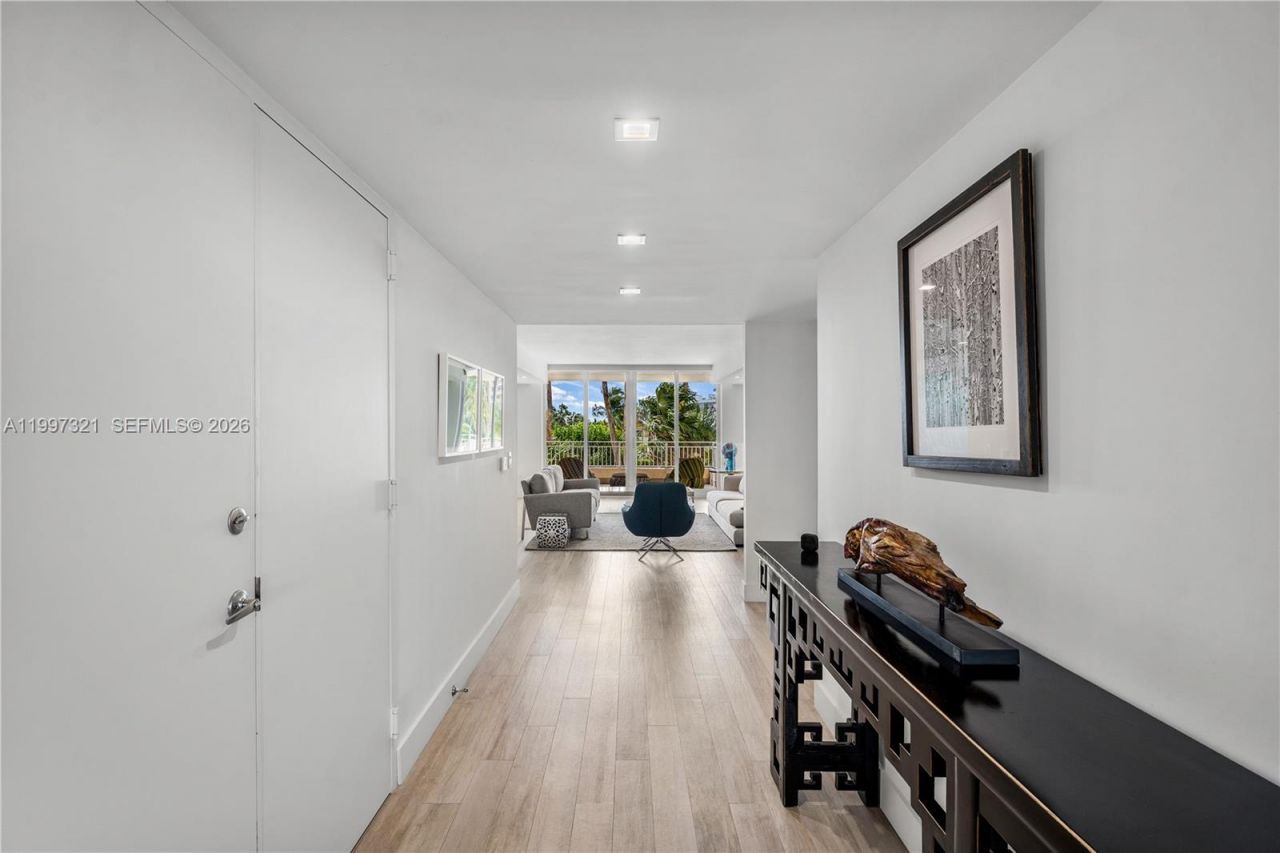 791 Crandon Blvd, Unit 405, Key Biscayne, FL 33149 Photo