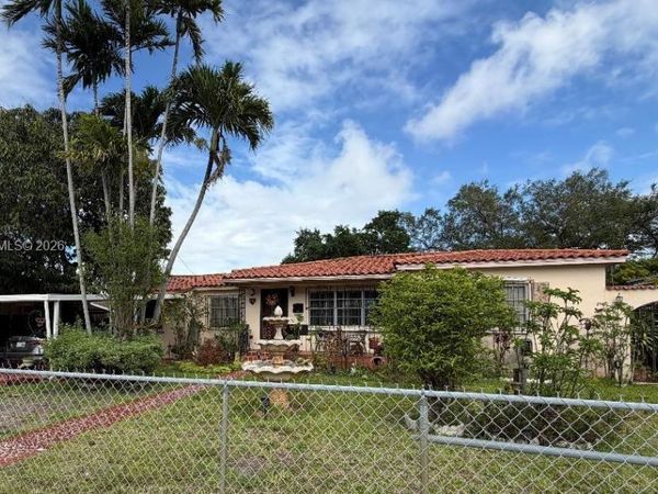 1135 NW 32nd Ct , Miami, FL 33125