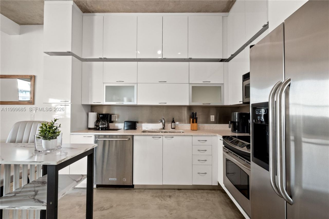 234 NE 3rd St, Unit 1704, Miami, FL 33132 Photo