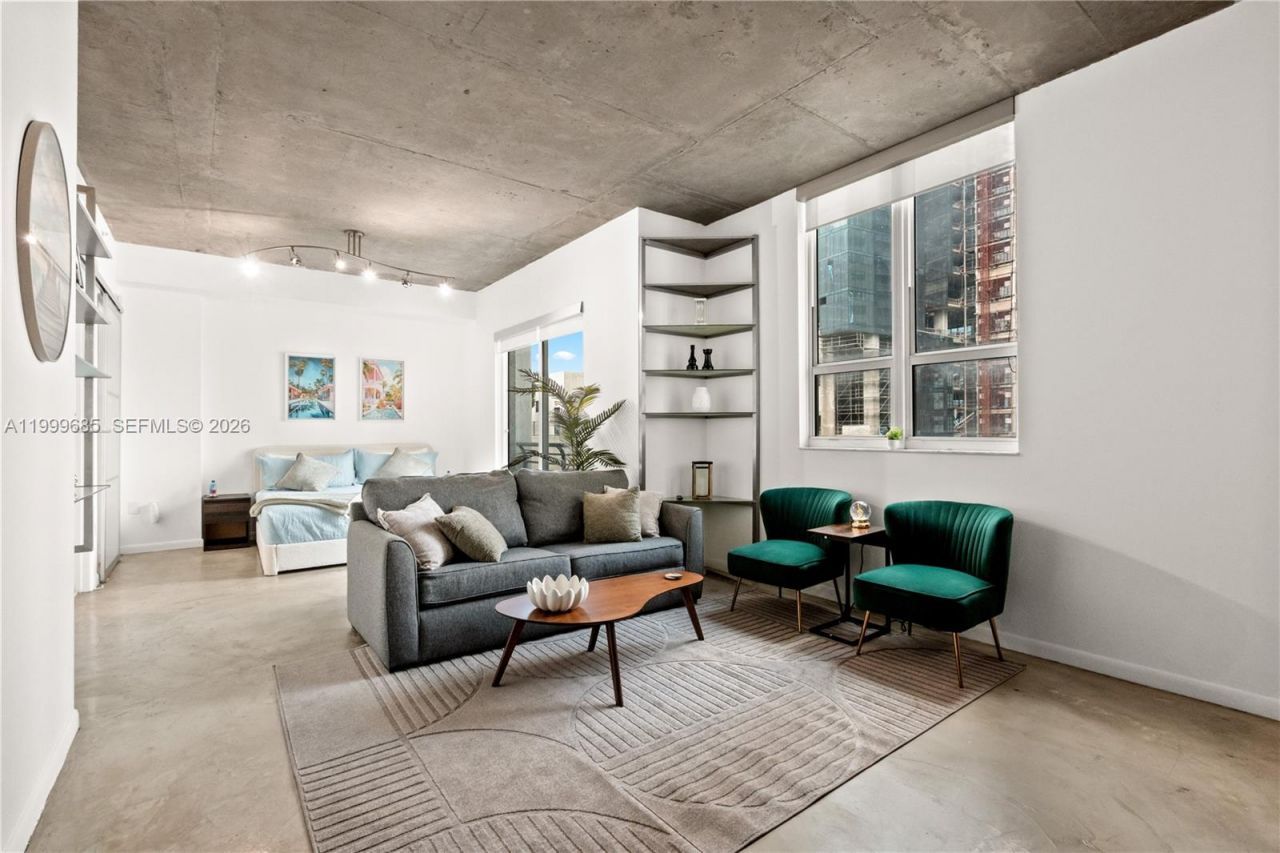 234 NE 3rd St, Unit 1704, Miami, FL 33132 Photo