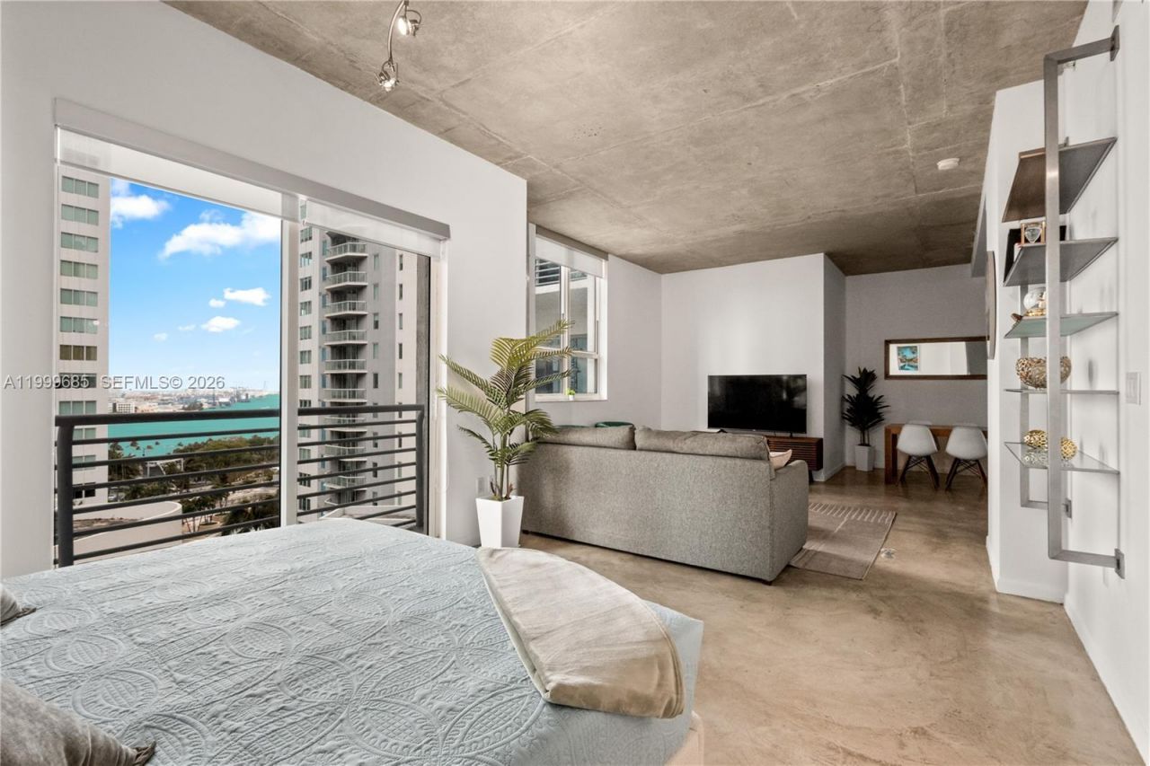 234 NE 3rd St, Unit 1704, Miami, FL 33132 Photo